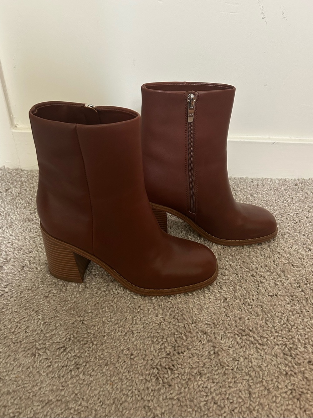 Marc Fisher Women's Brown Leather Block-Heel Ankle Boots (size 6)